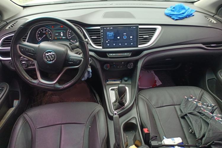 Used Buick GT 2018 18T Automatic Elite Model Center Console