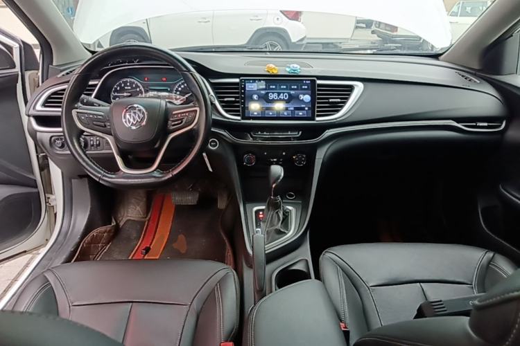 Used Buick GT 2018 18T Automatic Elite Model Center Console