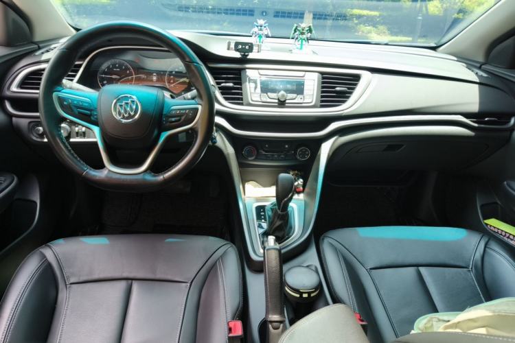 Used Buick GT 2018 18T Automatic Elite Model Center Console