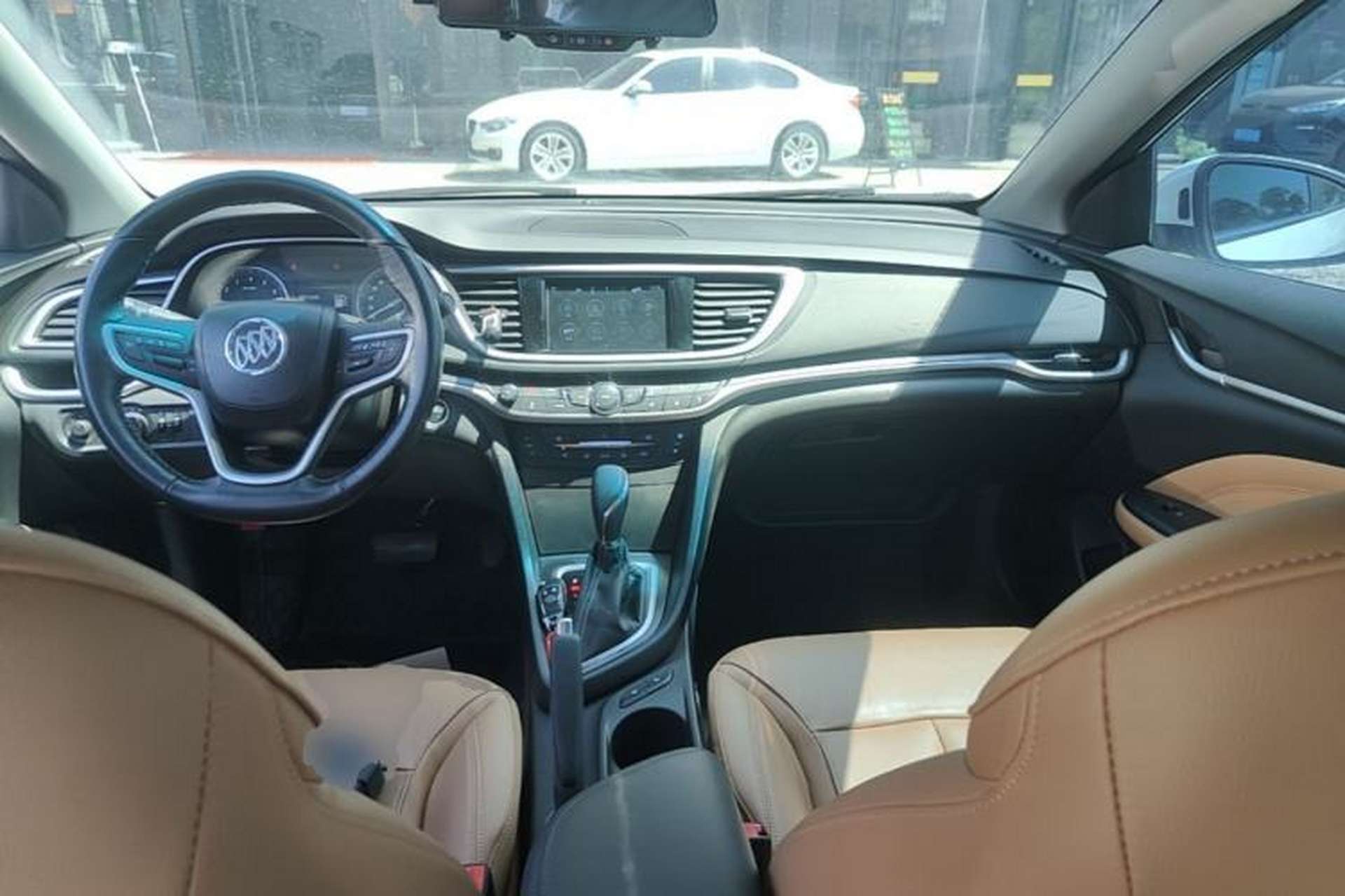 Used Buick GT 2018 18T Automatic Flagship Model Center Console