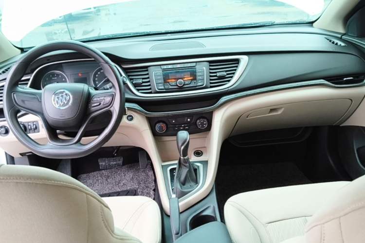 Used Buick GT 2018 15T Dual-Clutch Advanced Model China V Standard Center Console
