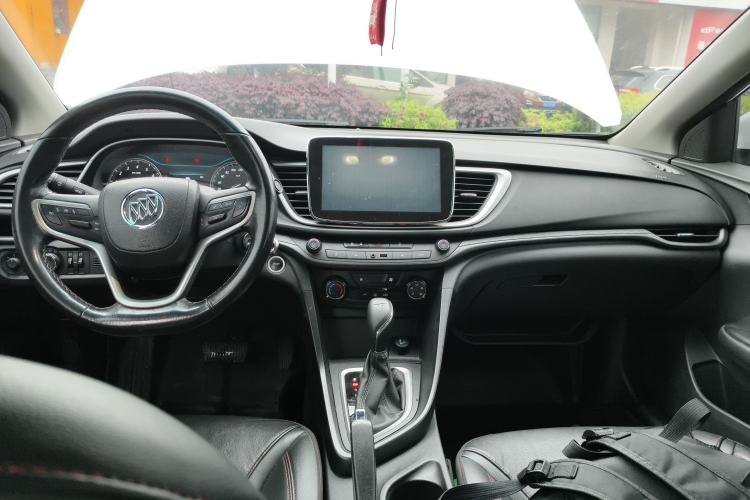 Used Buick GT 2018 15T Dual-Clutch Elite Model China V Standard Center Console