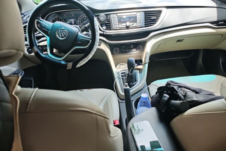 Used Buick GT 2018 15T Dual-Clutch Elite Model China V Standard Center Console