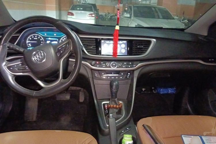 Used Buick GT 2018 18T Automatic Flagship Model Center Console