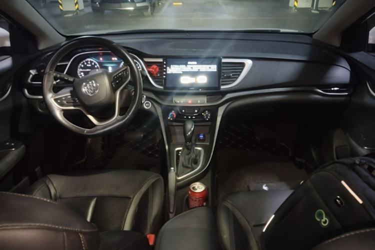 Used Buick GT 2018 18T Automatic Elite Model Center Console