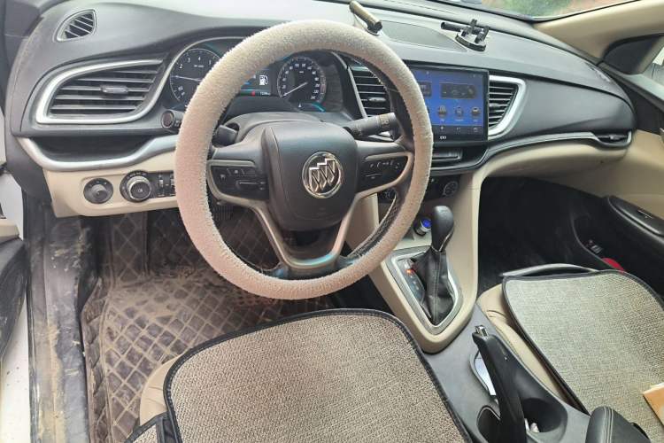Used Buick GT 2018 15T Dual-Clutch Elite Model China V Standard Center Console