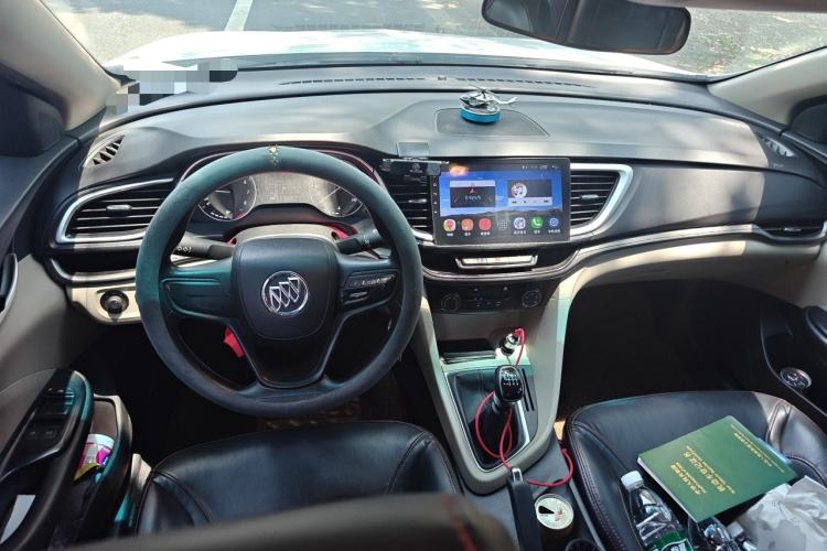 Used Buick GT 2018 15T Manual Entry-Level Version China V Standard Center Console