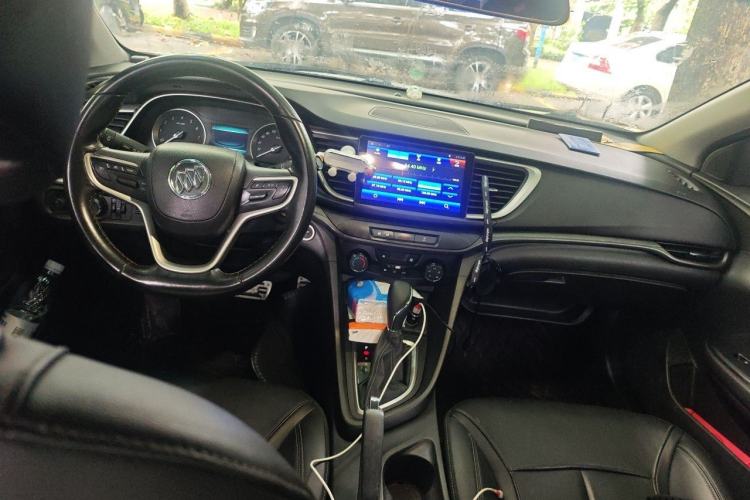 Used Buick GT 2018 18T Automatic Elite Model Center Console