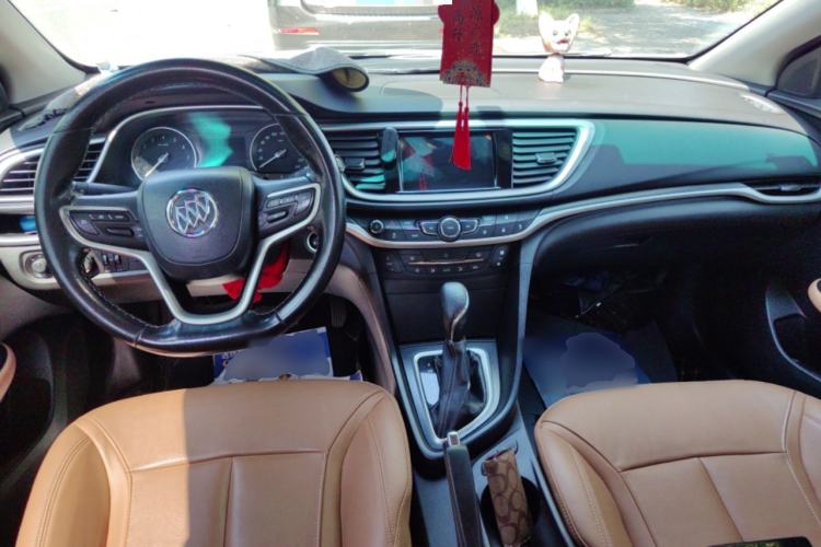 Used Buick GT 2018 18T Automatic Flagship Model Center Console
