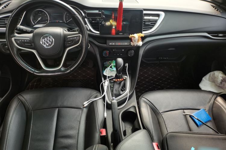 Used Buick GT 2018 18T Automatic Elite Model Center Console
