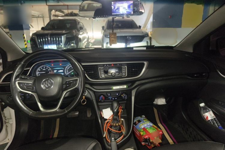 Used Buick GT 2018 18T Automatic Elite Model Center Console