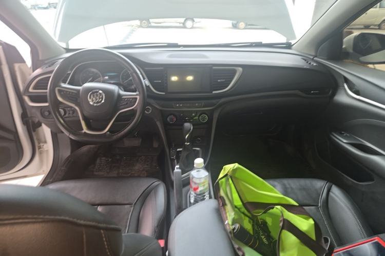 Used Buick GT 2018 18T Automatic Elite Model Center Console