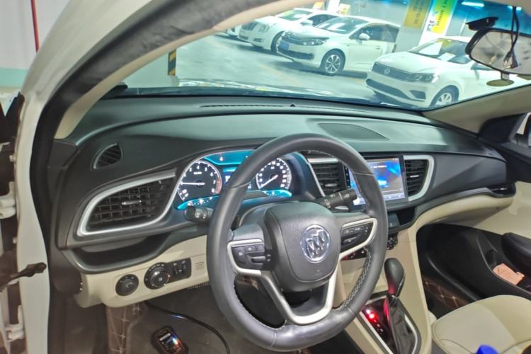 Used Buick GT 2018 15T Dual-Clutch Elite Model China V Standard Center Console