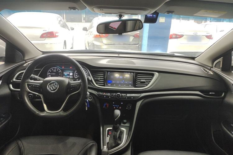 Used Buick GT 2018 18T Automatic Elite Model Center Console