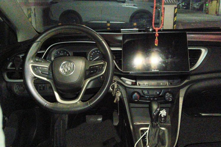 Used Buick GT 2018 18T Automatic Elite Model Center Console