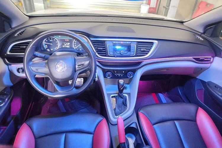 Used Buick GT 2018 15T Dual-Clutch Advanced Model China V Standard Center Console