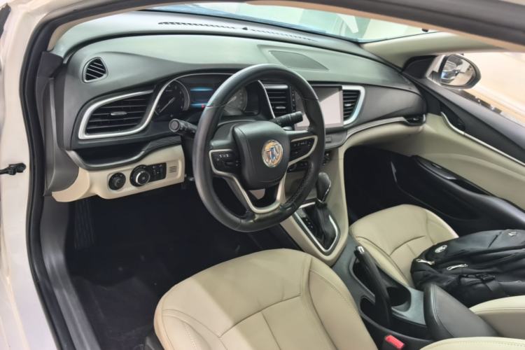 Used Buick GT 2018 15T Dual-Clutch Elite Model China V Standard Center Console