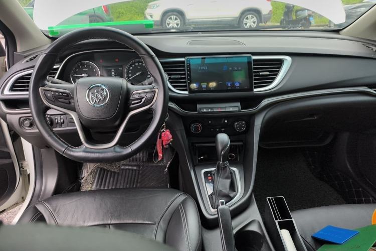 Used Buick GT 2018 18T Automatic Elite Model Center Console