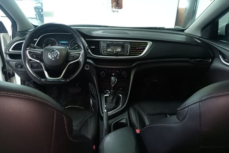 Used Buick GT 2018 18T Automatic Elite Model Center Console