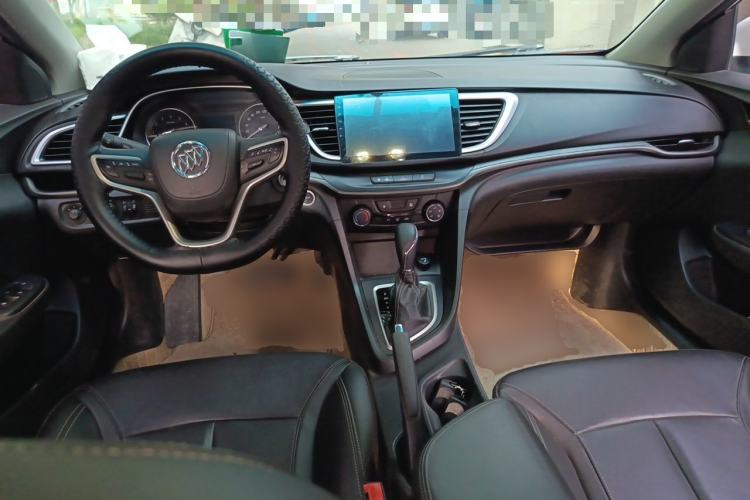 Used Buick GT 2018 18T Automatic Elite Model Center Console