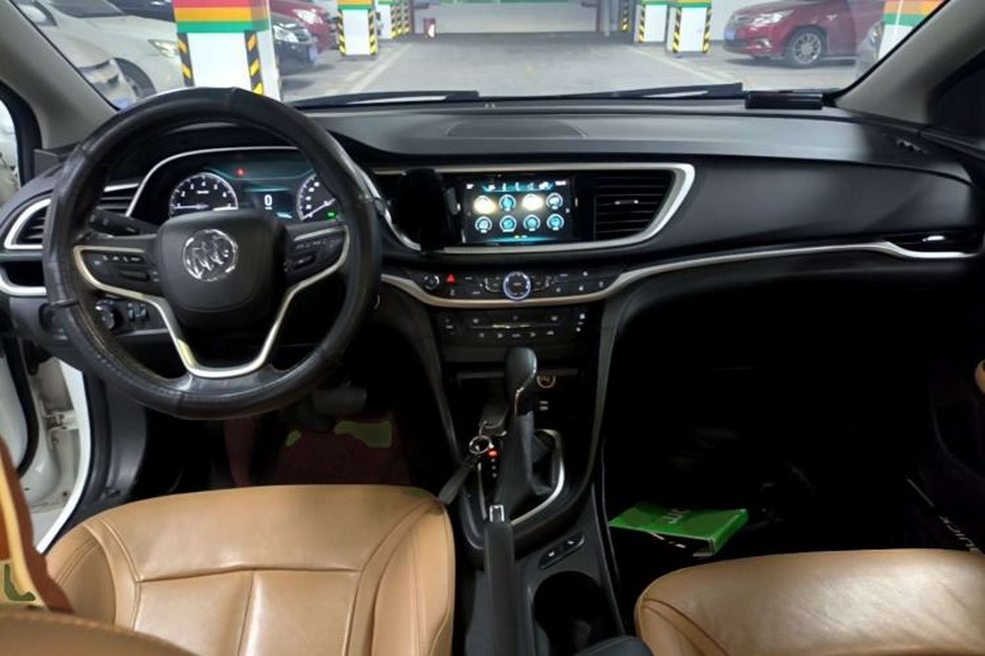 Used Buick GT 2018 18T Automatic Flagship Model Center Console