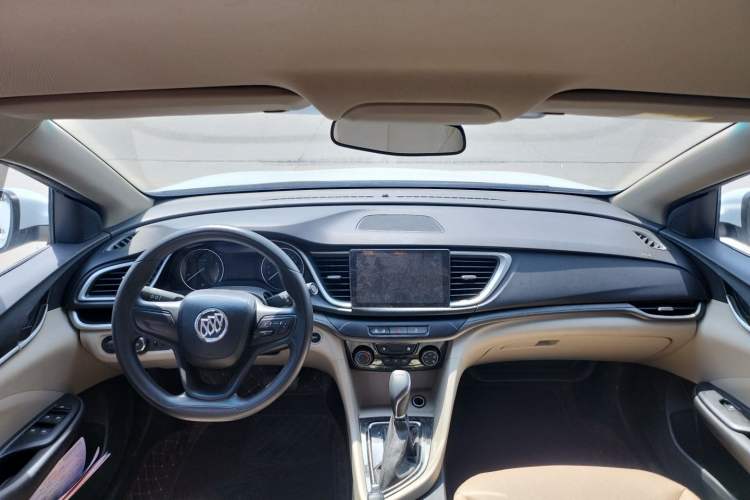 Used Buick GT 2018 15T Dual-Clutch Advanced Model China V Standard Center Console
