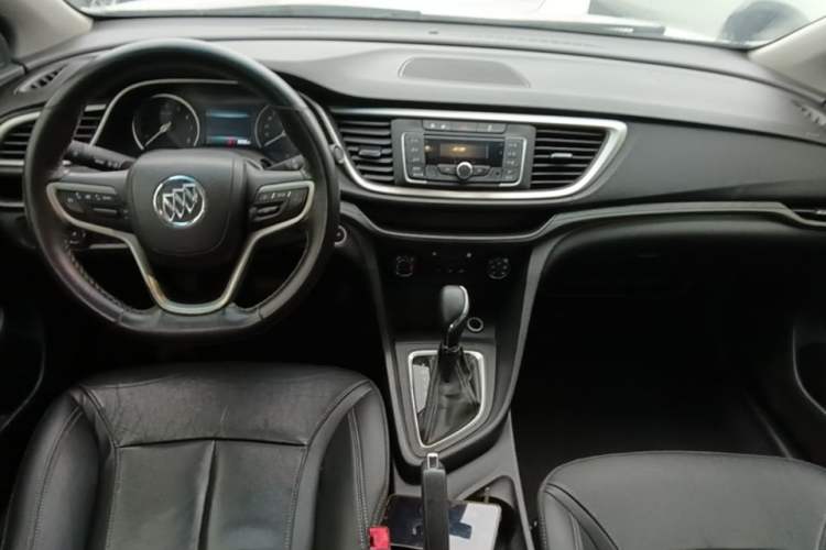 Used Buick GT 2018 18T Automatic Elite Model Center Console