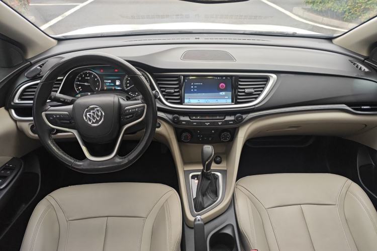 Used Buick GT 2018 15T Dual-Clutch Elite Model China V Standard Center Console