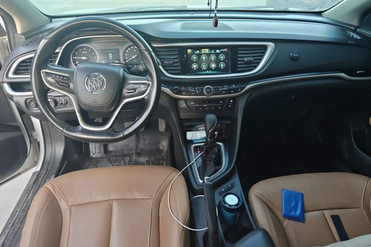 Used Buick GT 2018 18T Automatic Flagship Model Center Console