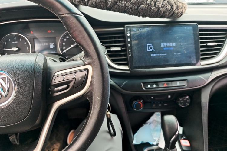 Used Buick GT 2018 18T Automatic Elite Model Center Console