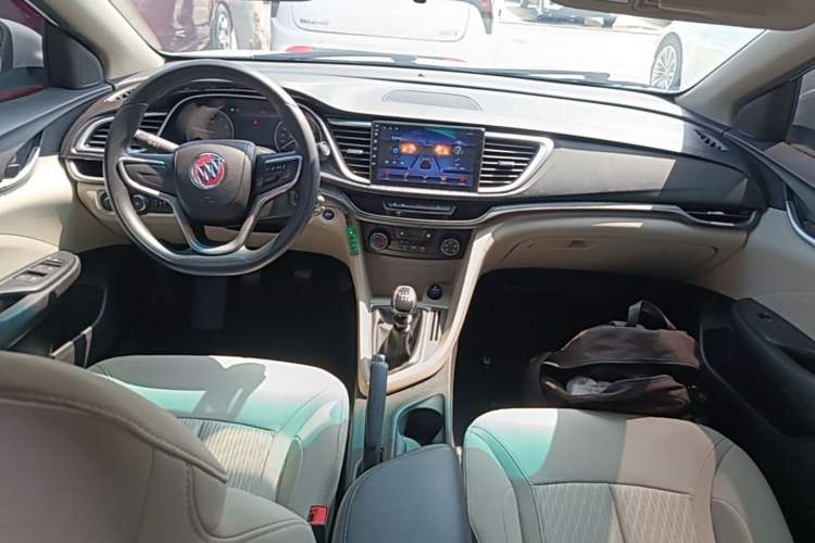Used Buick GT 2018 15T Manual Entry-Level Version China V Standard Center Console