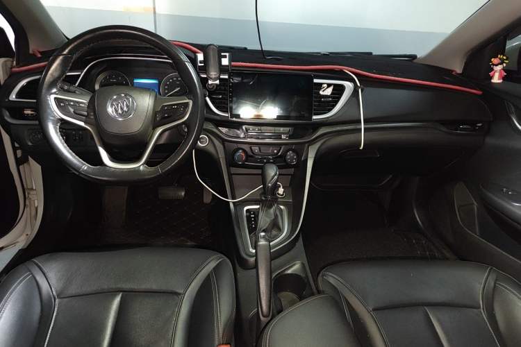 Used Buick GT 2018 18T Automatic Elite Model Center Console
