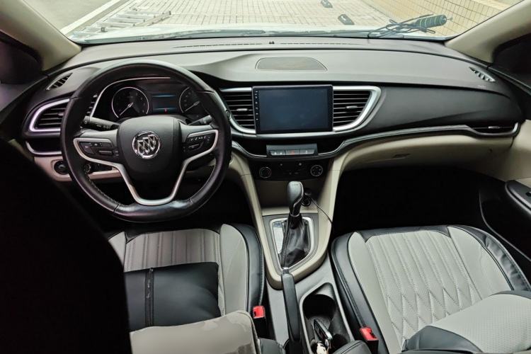 Used Buick GT 2018 15T Dual-Clutch Elite Model China V Standard Center Console