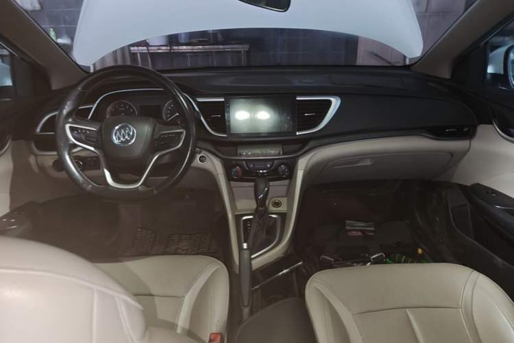 Used Buick GT 2018 15T Dual-Clutch Elite Model China V Standard Center Console