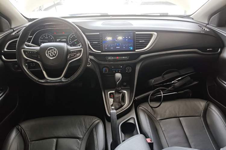 Used Buick GT 2018 18T Automatic Elite Model Center Console