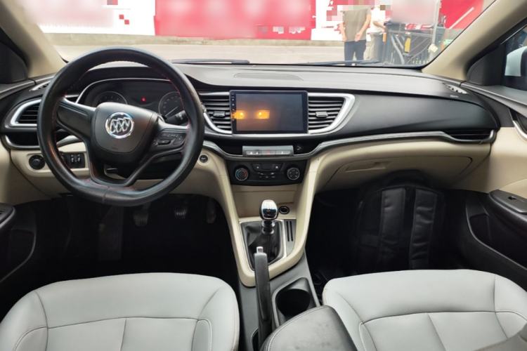 Used Buick GT 2018 15T Manual Entry-Level Version China V Standard Center Console