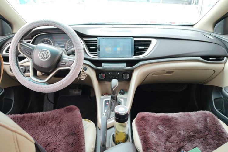 Used Buick GT 2018 15T Dual-Clutch Elite Model China V Standard Center Console