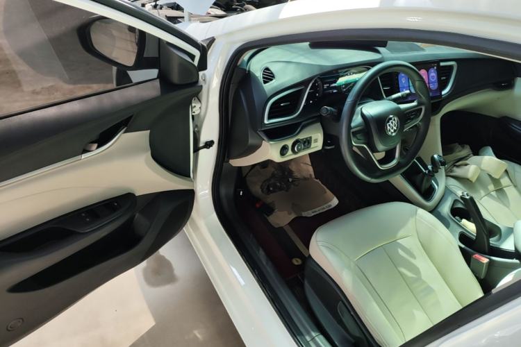 Used Buick GT 2018 15T Manual Elite Version China V Standard Driver Seat