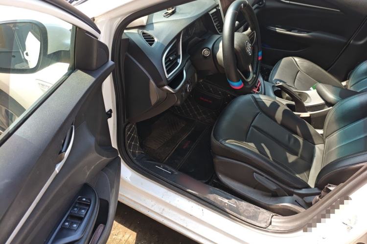 Used Buick GT 2018 18T Automatic Elite Model Driver Seat