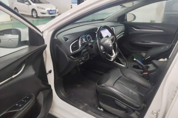 Used Buick GT 2018 18T Automatic Elite Model Driver Seat