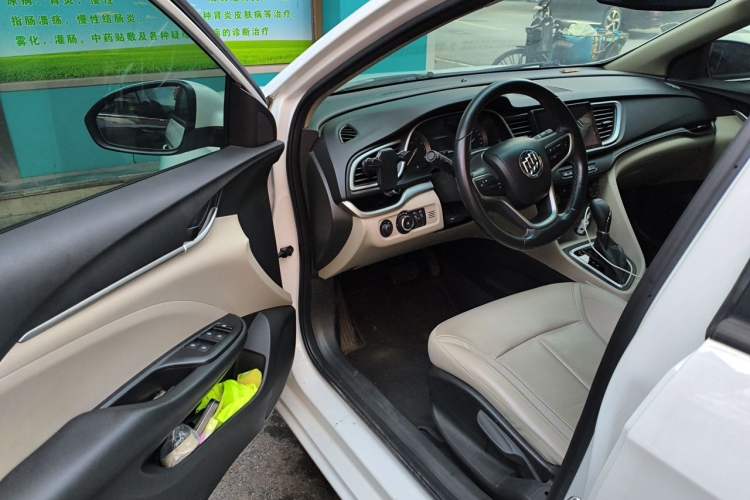 Used Buick GT 2018 15T Dual-Clutch Elite Model China V Standard Driver Seat