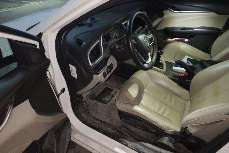 Used Buick GT 2018 15T Manual Elite Version China V Standard Driver Seat