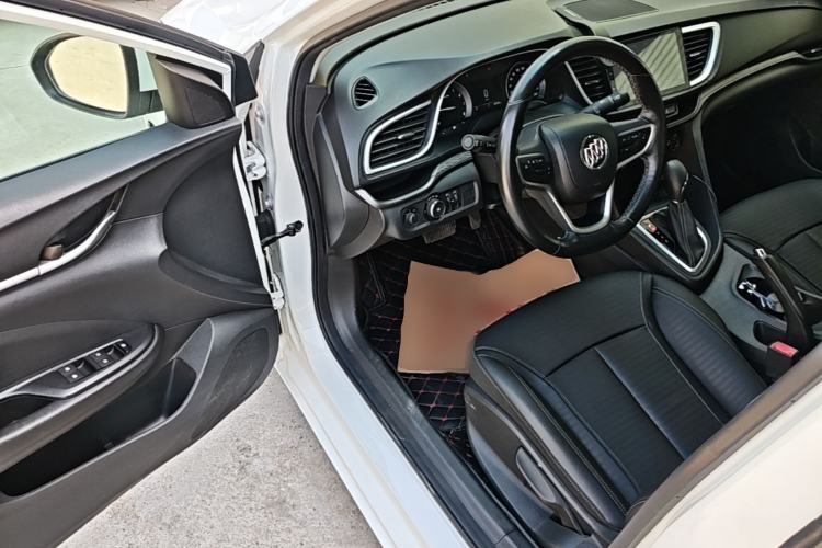 Used Buick GT 2018 18T Automatic Elite Model Driver Seat
