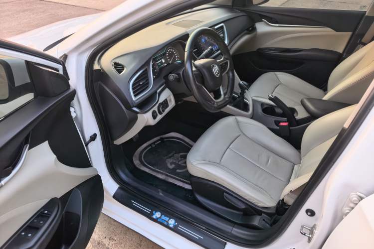 Used Buick GT 2018 15T Manual Elite Version China V Standard Driver Seat