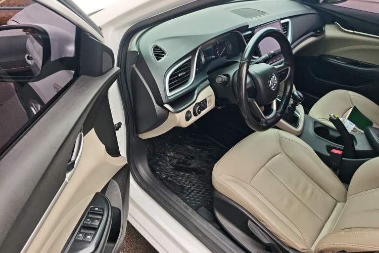 Used Buick GT 2018 15T Manual Elite Version China V Standard Driver Seat