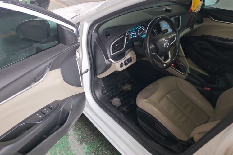 Used Buick GT 2018 15T Dual-Clutch Elite Model China V Standard Driver Seat