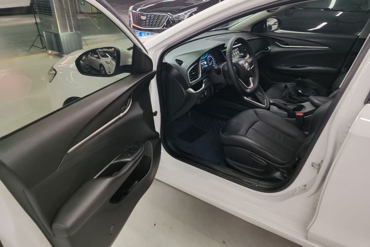 Used Buick GT 2018 18T Automatic Elite Model Driver Seat