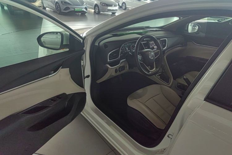 Used Buick GT 2018 15T Dual-Clutch Elite Model China V Standard Driver Seat