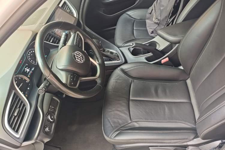 Used Buick GT 2018 18T Automatic Elite Model Driver Seat