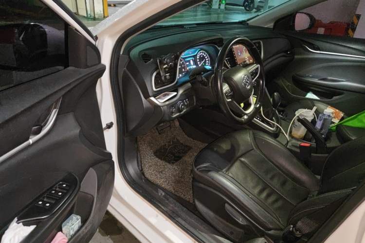 Used Buick GT 2018 18T Automatic Elite Model Driver Seat